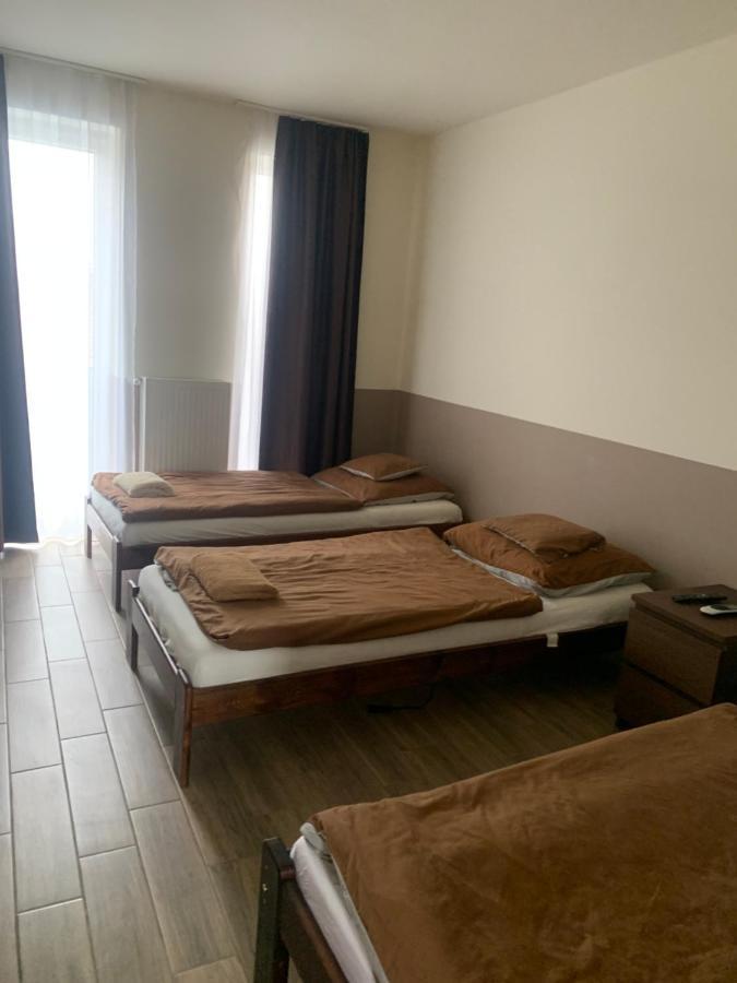 Center Panzio Apartment Вечеш Екстериор снимка