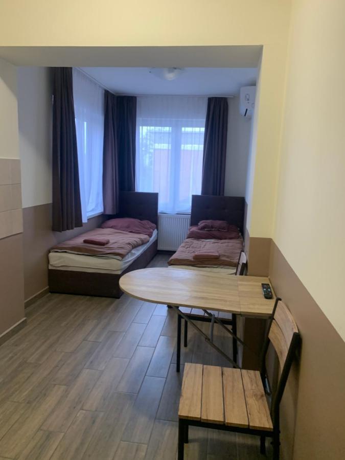 Center Panzio Apartment Вечеш Екстериор снимка